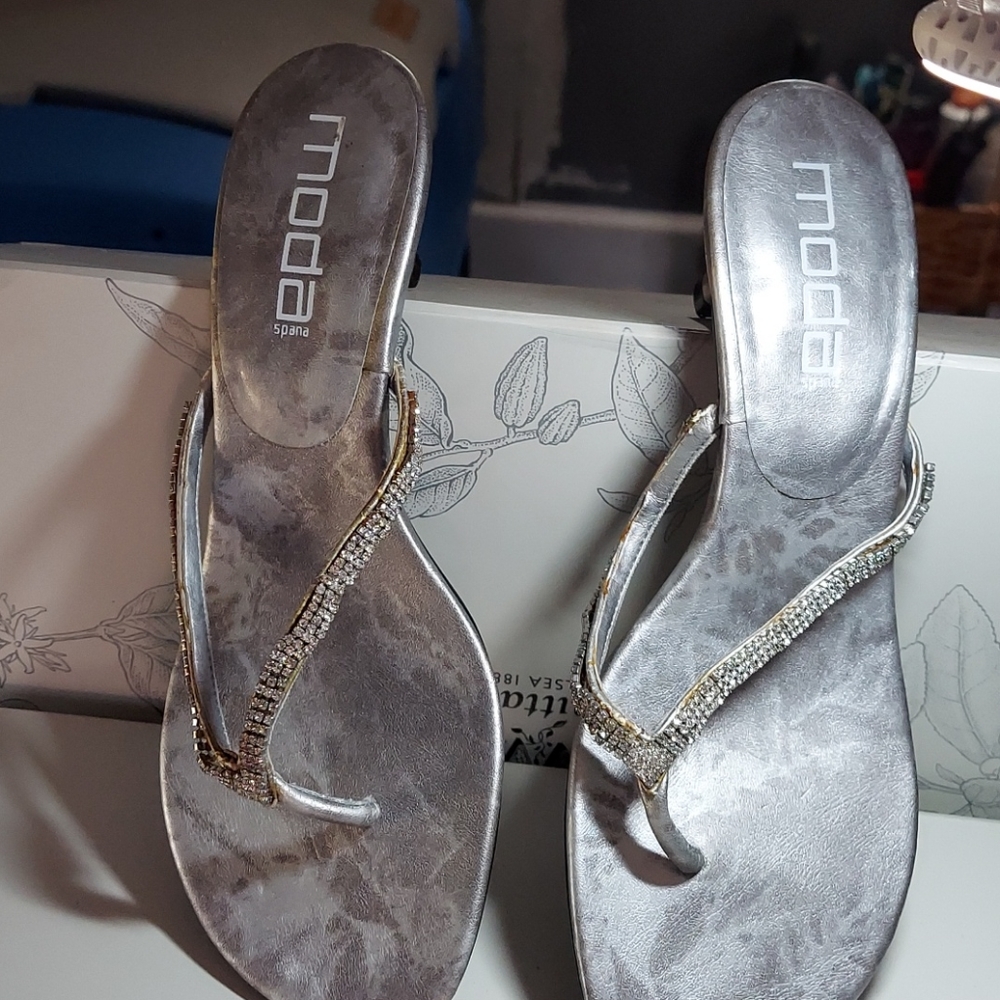 Moda Rhinestone Heeled Flip flops - Picture 3 of 8